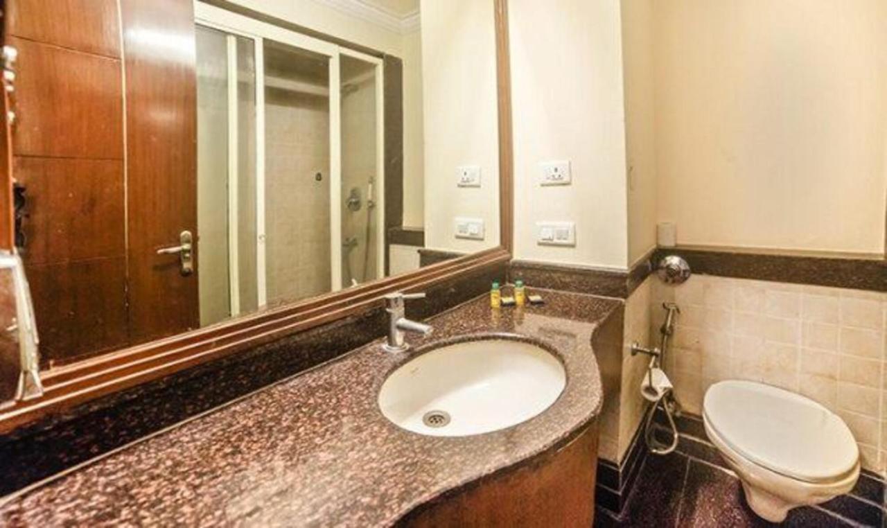 Fabhotel Bmk Grand Nuova Delhi Esterno foto