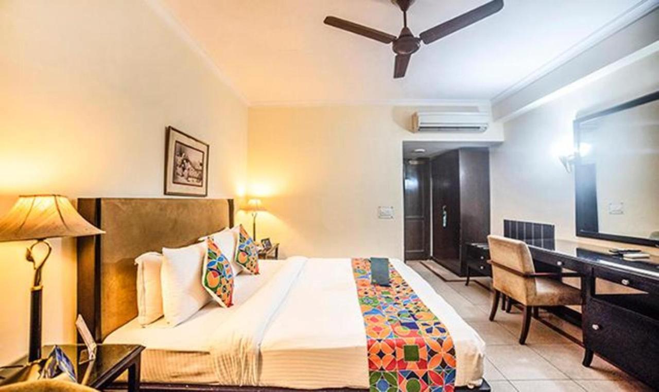 Fabhotel Bmk Grand Nuova Delhi Esterno foto