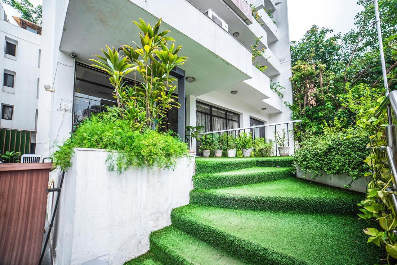 Fabhotel Bmk Grand Nuova Delhi Esterno foto